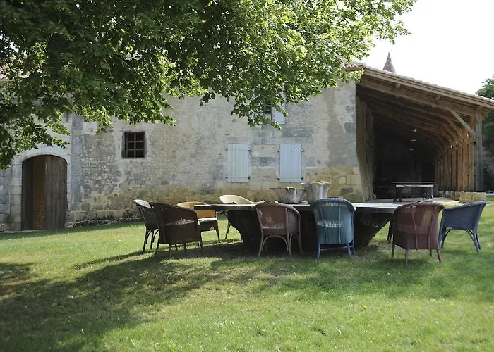 Oda ve Kahvaltı Chateau De Lerse Perignac (Charente)