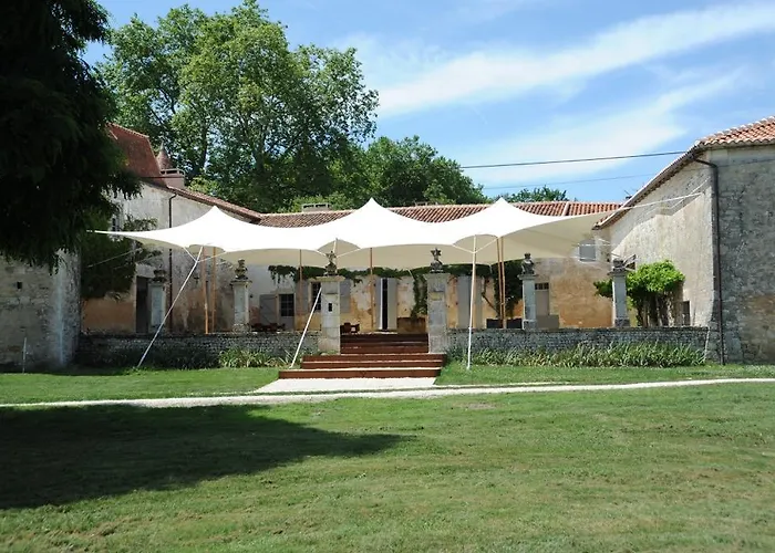 Chateau De Lerse * Perignac (Charente)