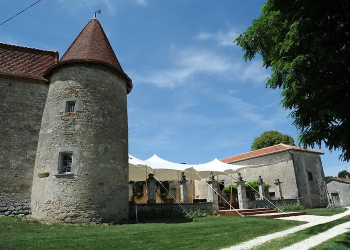 Chateau De Lerse * Perignac (Charente)